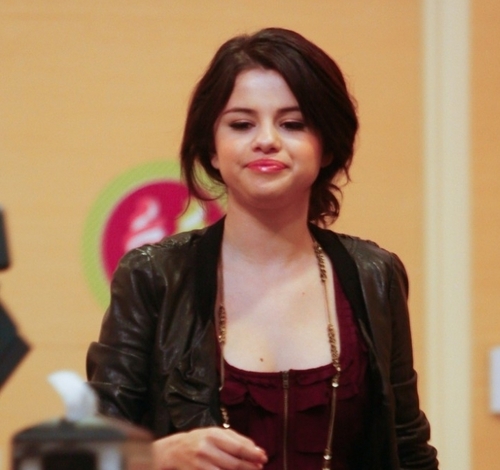 I luv Selena! <3