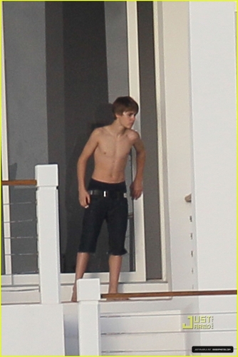  Shirtless hot Justin