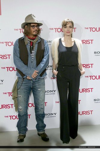  Angelina@The Tourist Photocall in Madrid