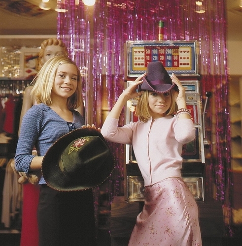  Ashley Fuller and Mary-Kate Olsen