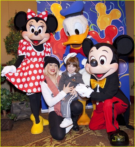  Christina & Max @ Disneyland