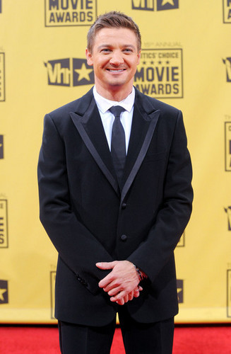  Jeremy @ 15th Annual Critics' Choice Movie Awards - 2010