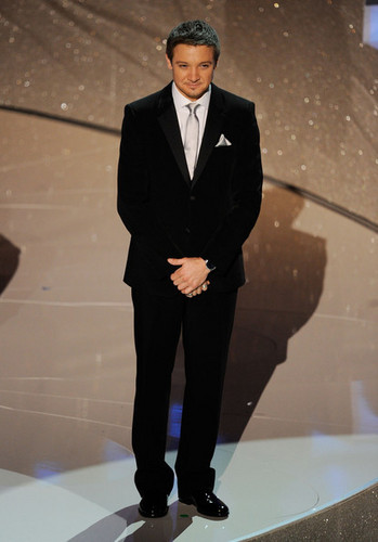  Jeremy Renner @ 82nd Annual Academy Awards - 2010