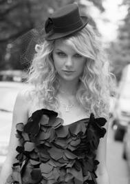 Taylor Swift Cosmogirl shoot