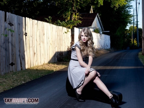 Taylor Swift - Photoshoot #123: The Independent (2010)