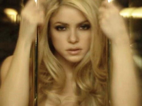  loup naked Shakira