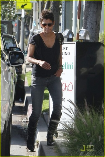 Halle Berry: Angelini Lunch with Olivier Martinez