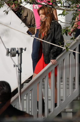  Miley on "Undercover" Set