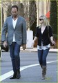 Reese Witherspoon Helps the Homeless - reese-witherspoon photo