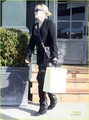 Reese Witherspoon Hugs It Out at Tavern! - reese-witherspoon photo