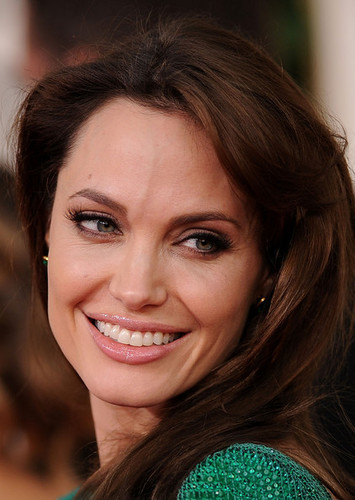  Angelina Jolie @ the 2011 Golden Globes