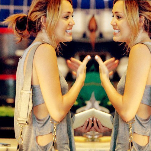  Miley Smiley