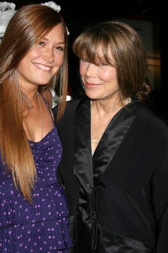Schuyler & Sissy Spacek @ Premiere of Four Christmases - 2008