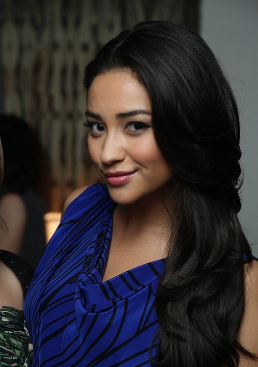 Shay Mitchell Alloy's Entertainment Party