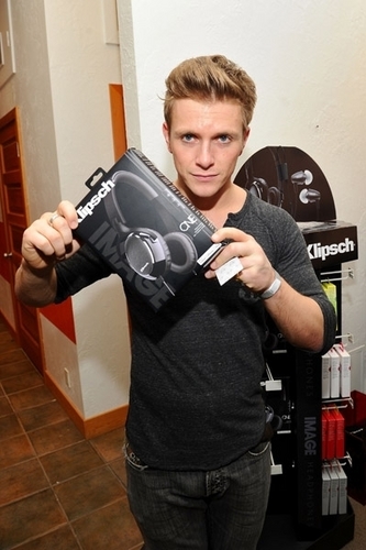  New Pics of Charlie Bewley in Levi’s showroom in L.A at Sundance