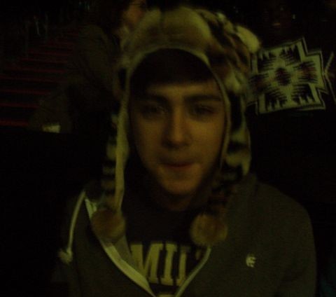  Sizzling Hot Zayn (Zayn Owns My دل & Always Will) Love The Hat Tiger Grrrrr! 100% Real :) x