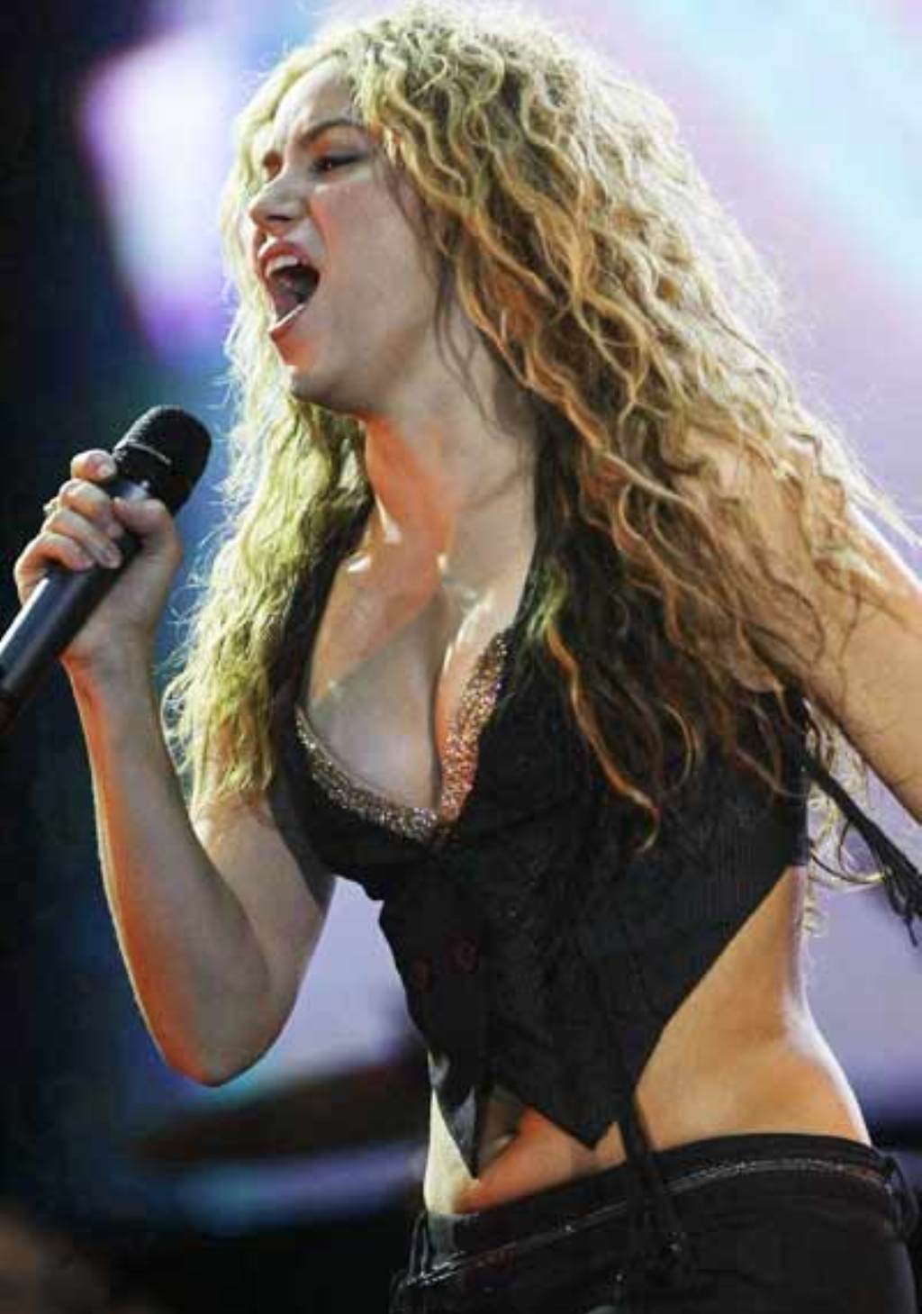 Photo of shakira breast.... for fans of Shakira. 