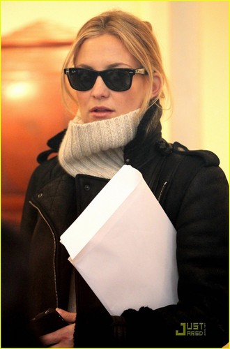  Kate out & about in Paris 1/28/11