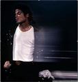 Michael Jackson Wallpaper and Pic - michael-jackson photo