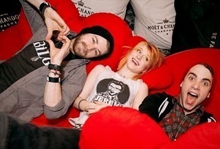  Paramore is still a band x
