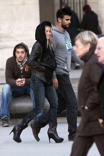 Shakira and piqué in barcelona