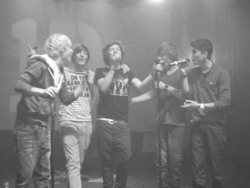  1D = Hearthrobs (Performing Live At A gig In Oxford) 100% Real :) x