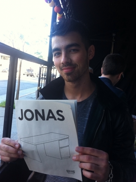 joe jonas hairstyle. Joe Jonas 2011