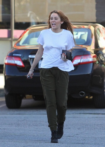  Out and about in Los Angeles - February 2, 2011