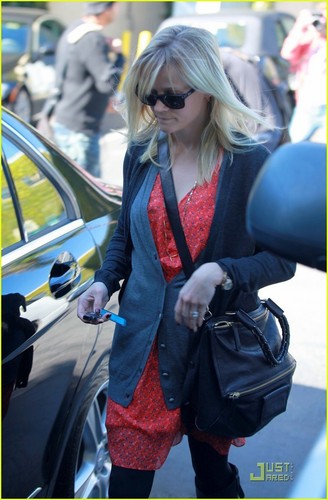 Reese out & about in Brentwood 2/2/11