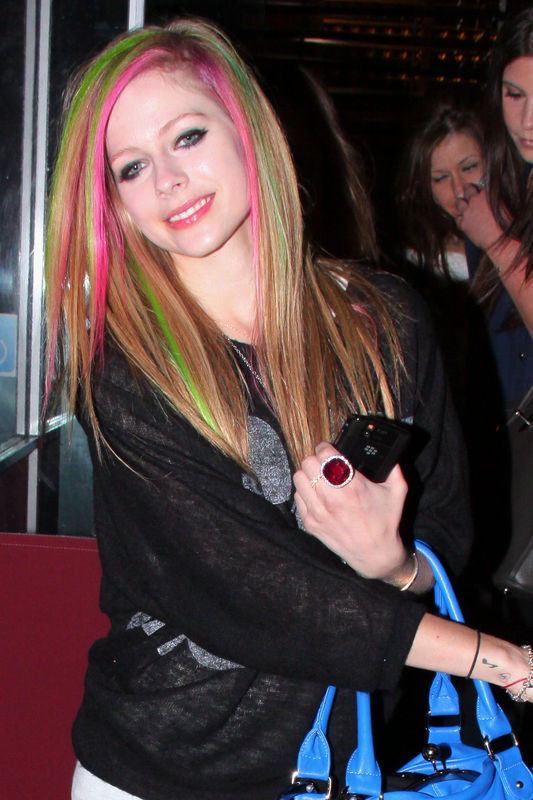 Avril Lavigne - London candids