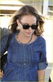 Leaving from LAX airport, LA (February 7th 2011) - natalie-portman photo