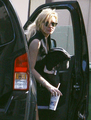 Lindsay Lohan 2011-02-08 - arriving back to her home in Los Angeles  - lindsay-lohan photo