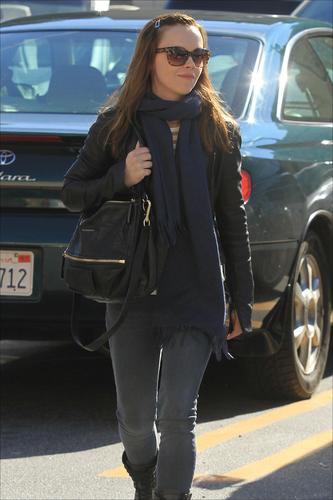  Christina out & about running errands in L.A. 12/24/10