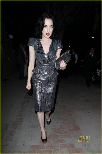  Dita Von Teese: Private Party Performance!