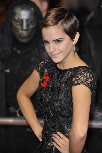  Emma Watson HP 7 Premier pics