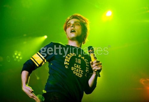  Gerard Way of My Chemical Romance performs at Wembley Arena on February 12, 2011 in Londra
