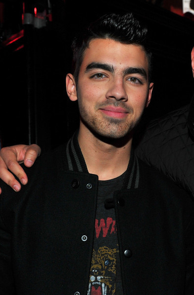 When did Joe Jonas cut his hair That is a hot scruffy face and a hot track 
