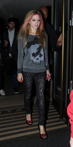 Avril Lavigne Out In London 2.16.2011