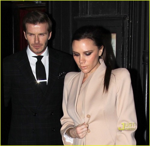  David Beckham & Victoria: Valentine's hari makan malam, majlis makan malam Date!