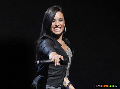  Demi Lovato 2010 South America Tour>05-23-10: Movistar Arena in Santiago,Chile