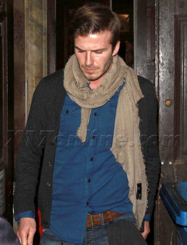  David Beckham out in Лондон