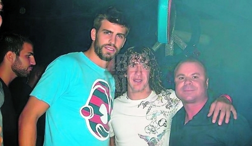  Piqué in the famous シャツ