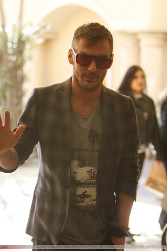 30 STM at The Grove – Candids