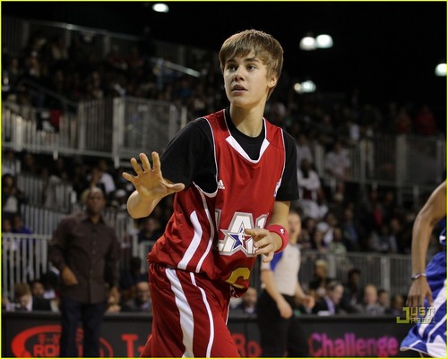 Justin Bieber: NBA All-Star Game with Rihanna!