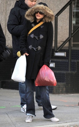 Out shopping with Benjamin Millepied in New York City (February 20th 2011) 