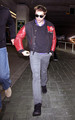Robert Pattinson arriving at Vancouver airport!! - twilight-series photo