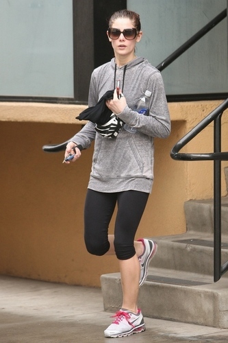  #MORE new pics of Ashley Greene (@AshleyMGreene) leaving her gym in LA yday 2/25 [MQ]