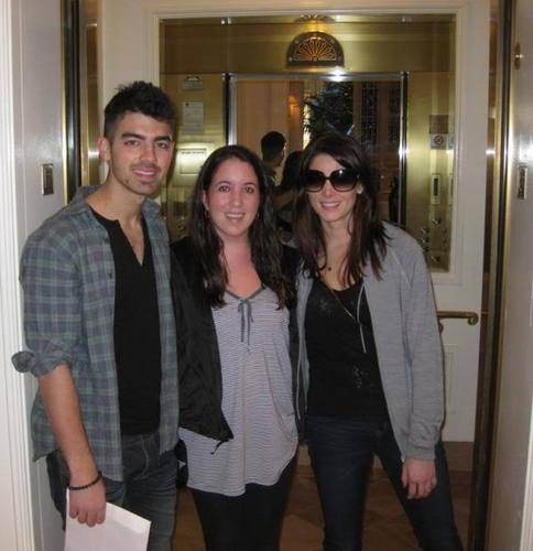  tagahanga Encounter: I Met Joe Jonas And Ashley Greene (Pic)