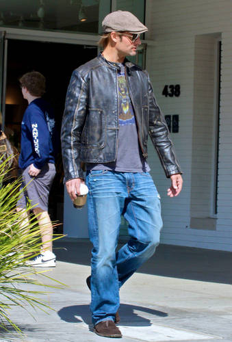 Josh spotted leaving his Agents Office in Beverly Hills - February 22, 2011