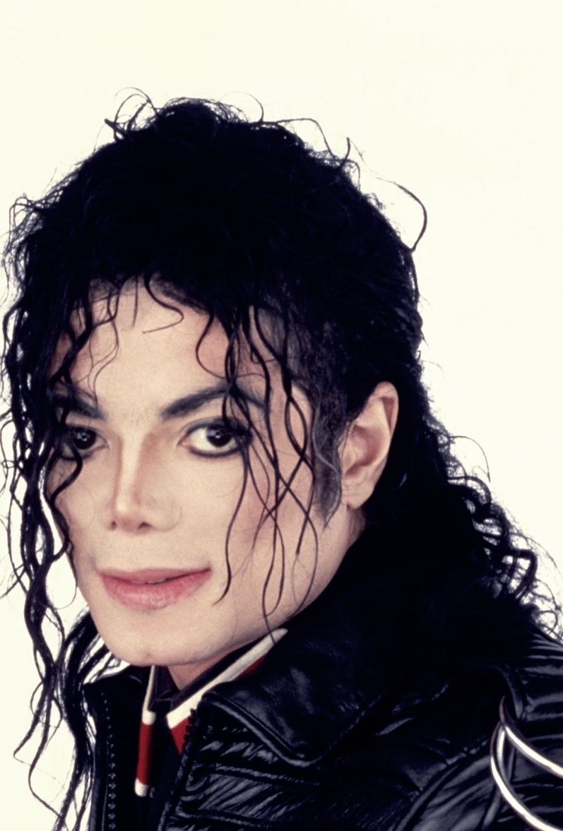 Michael Jackson Michael Jackson Talks... To Oprah [Photoshoot] - Michael-Jackson-Talks-To-Oprah-Photoshoot-michael-jackson-19698478-797-1177